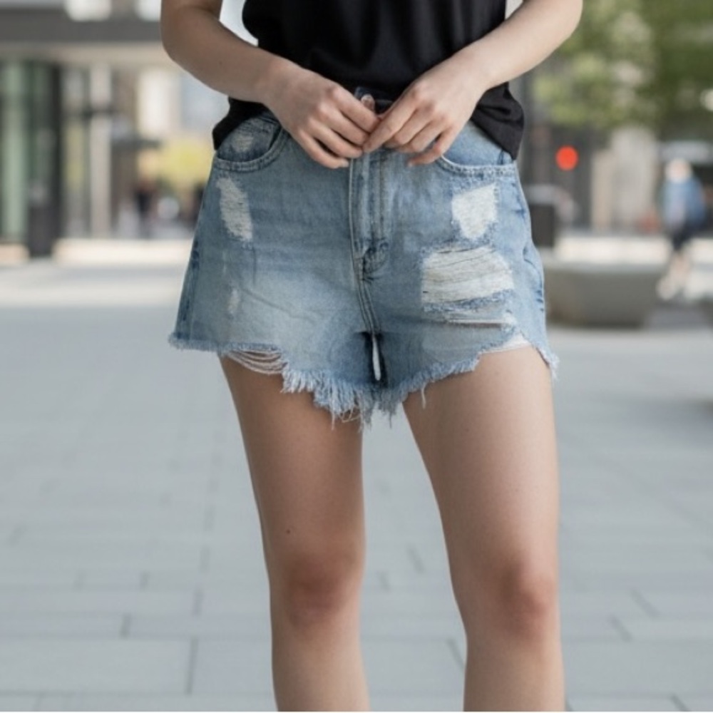 Hollister Ultra High Rise‎ Vintage Distressed Denim Shorts
